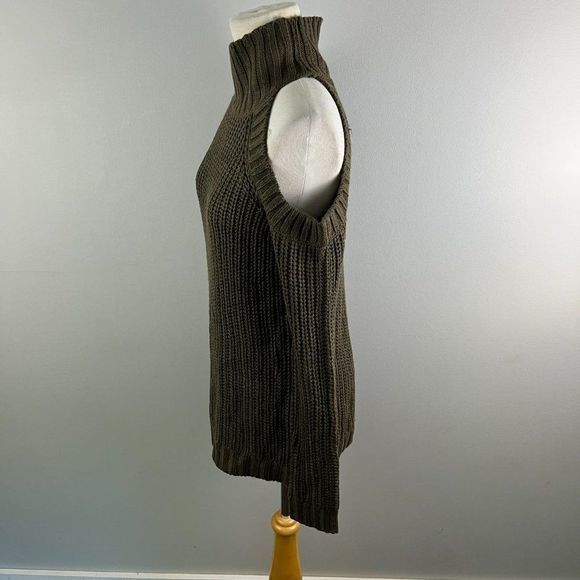 🌿4/$35🌿 REVAMPED Green Knit Turtle Neck Peek-A-Boo Shoulder Sweater (S) - Picture 4 of 8